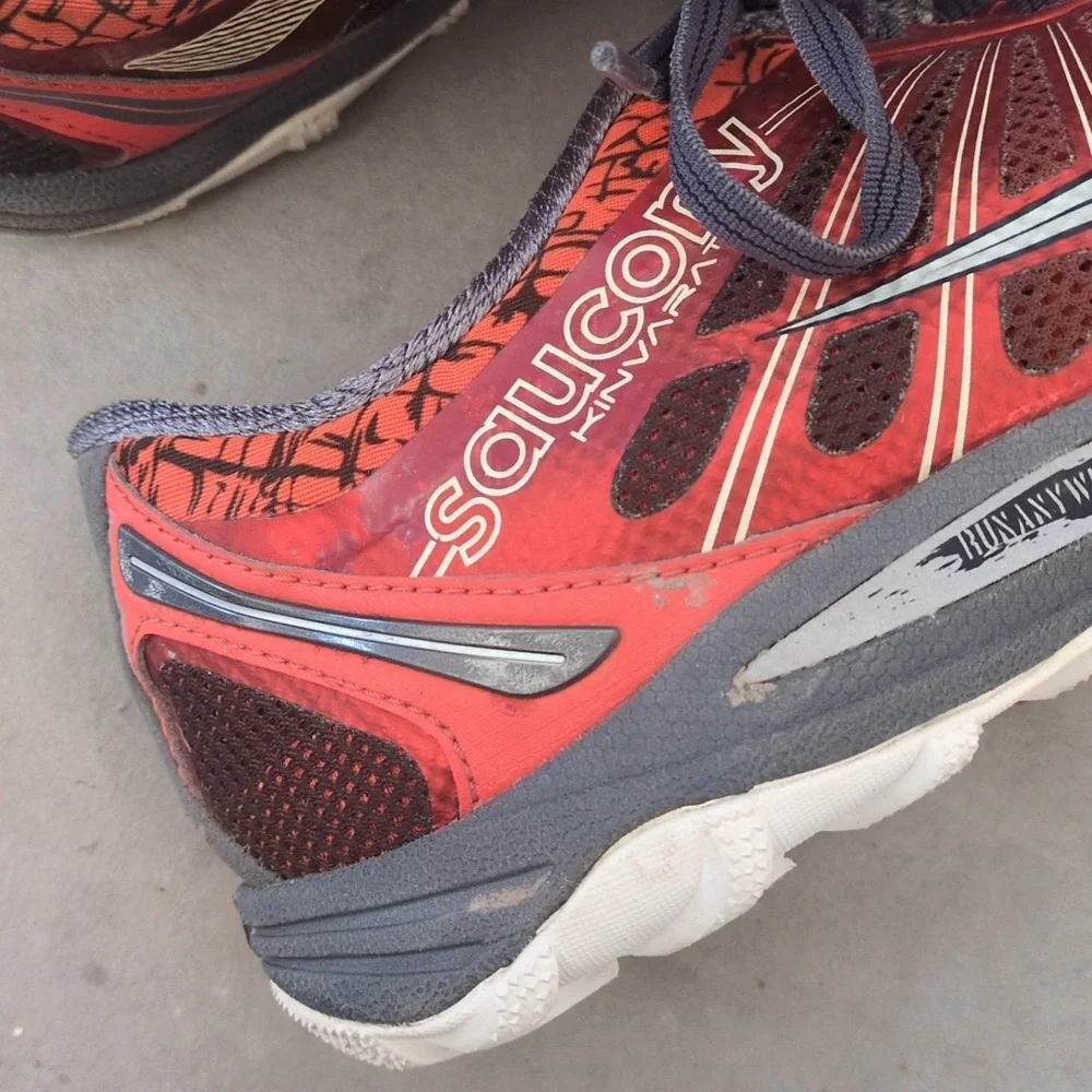Saucony‎ Women's Red Lightweight Running Shoes Size 10